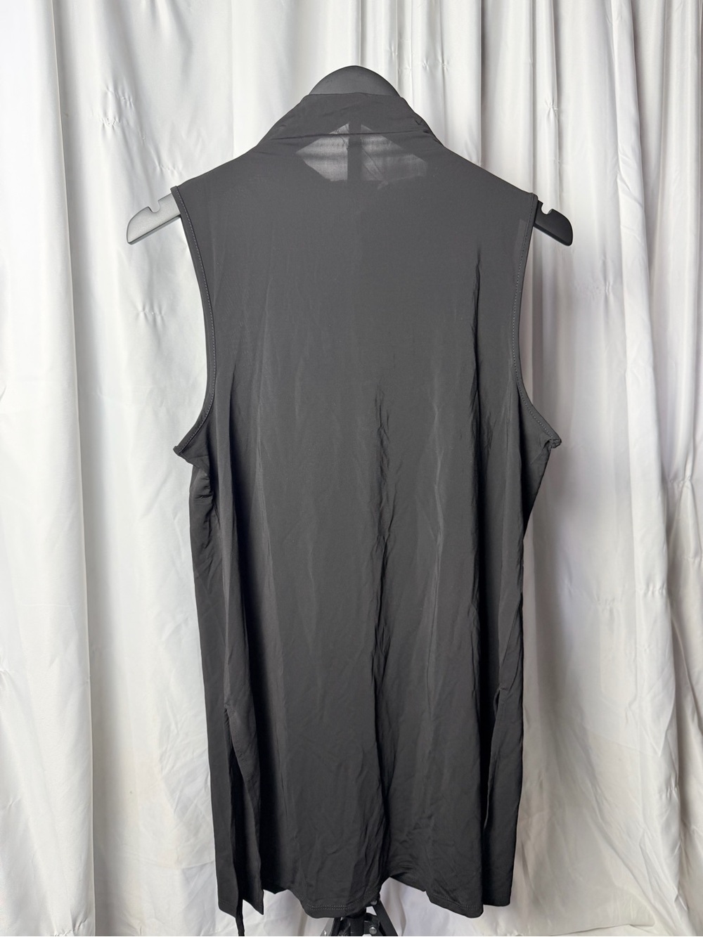 Ella Moss Sleeveless Black Top (XS/Large)